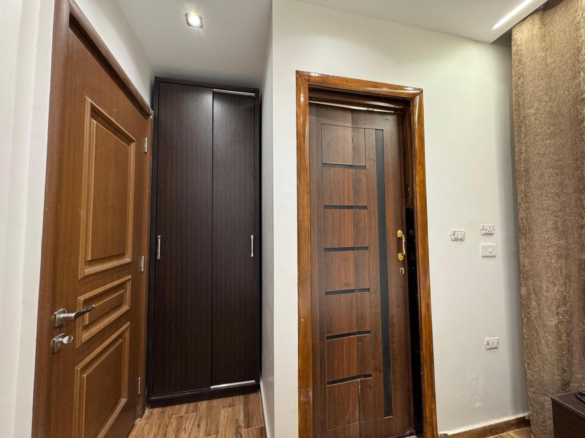 New White Pyramids Inn Ghatati Exterior photo